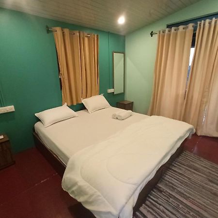 Casa Fiesta Sea Front Beach Huts Patnem Beach Exterior photo