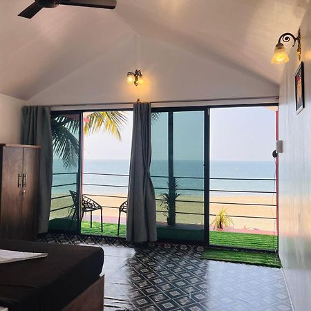 Casa Fiesta Sea Front Beach Huts Patnem Beach Exterior photo