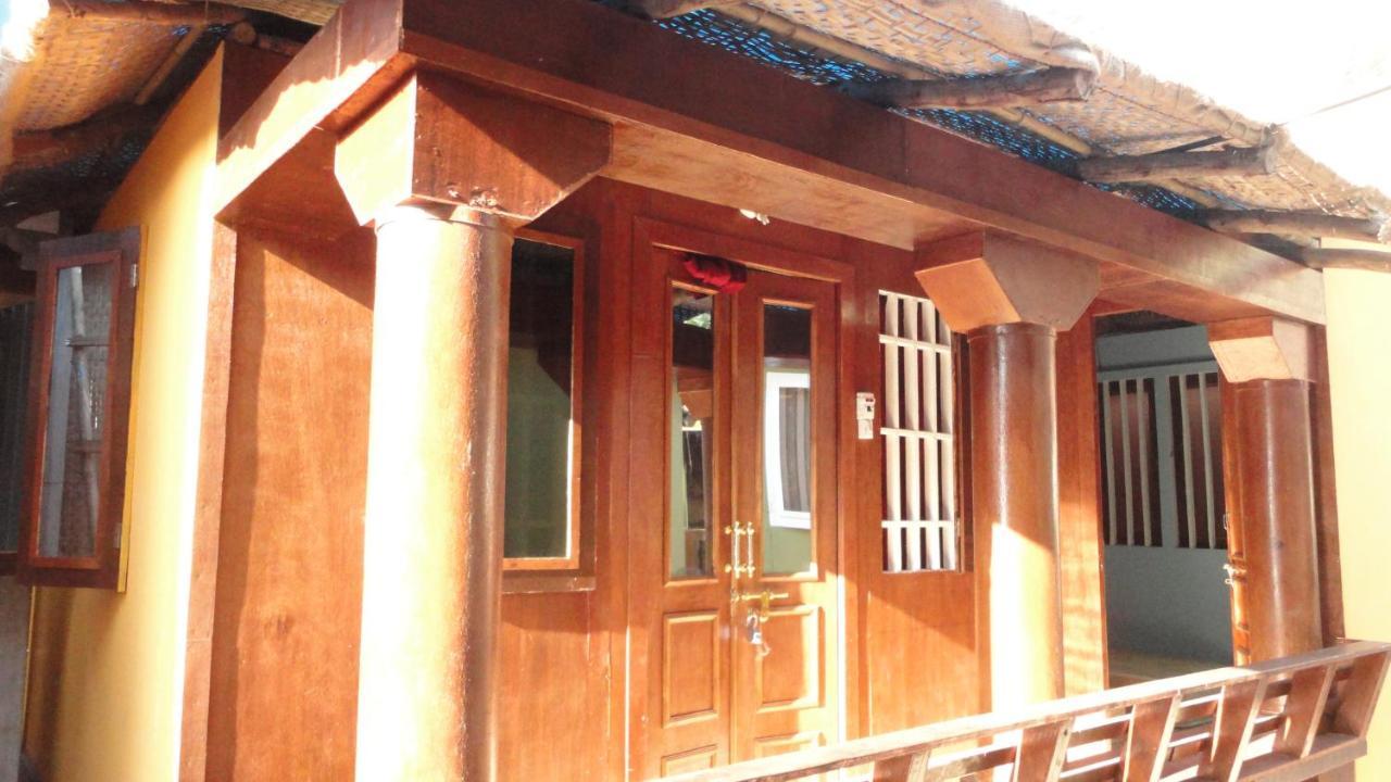 Casa Fiesta Sea Front Beach Huts Patnem Beach Exterior photo