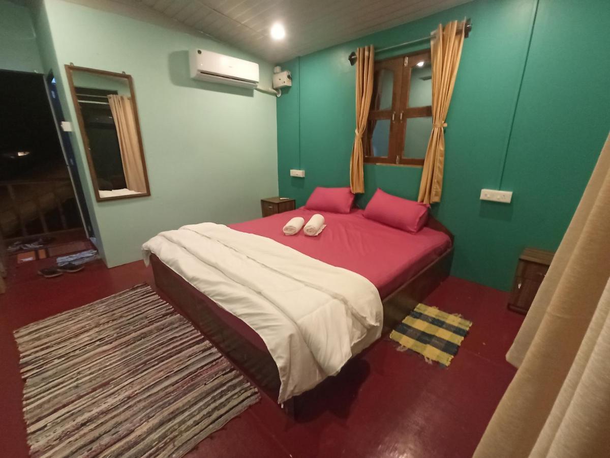 Casa Fiesta Sea Front Beach Huts Patnem Beach Exterior photo