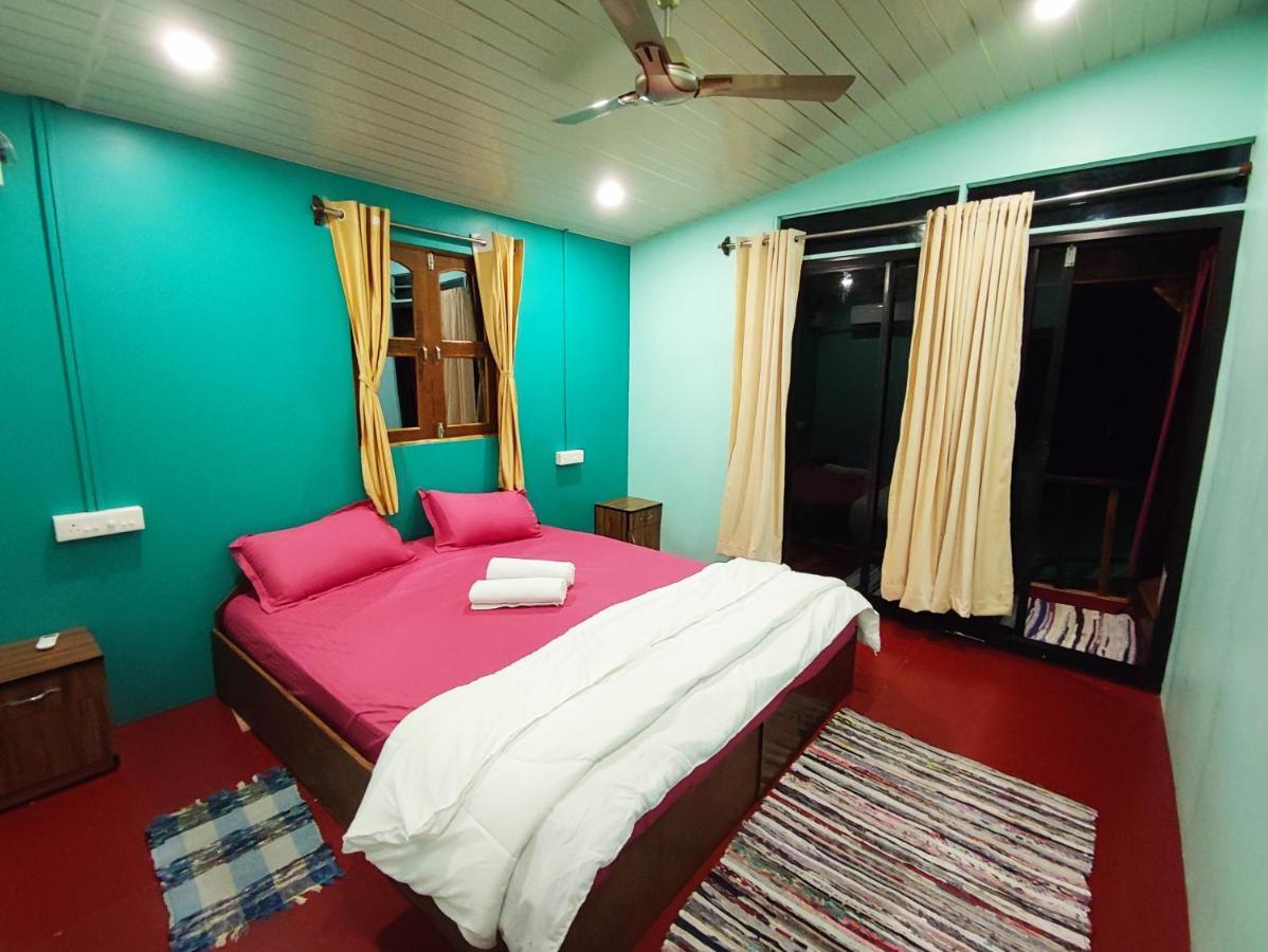 Casa Fiesta Sea Front Beach Huts Patnem Beach Exterior photo