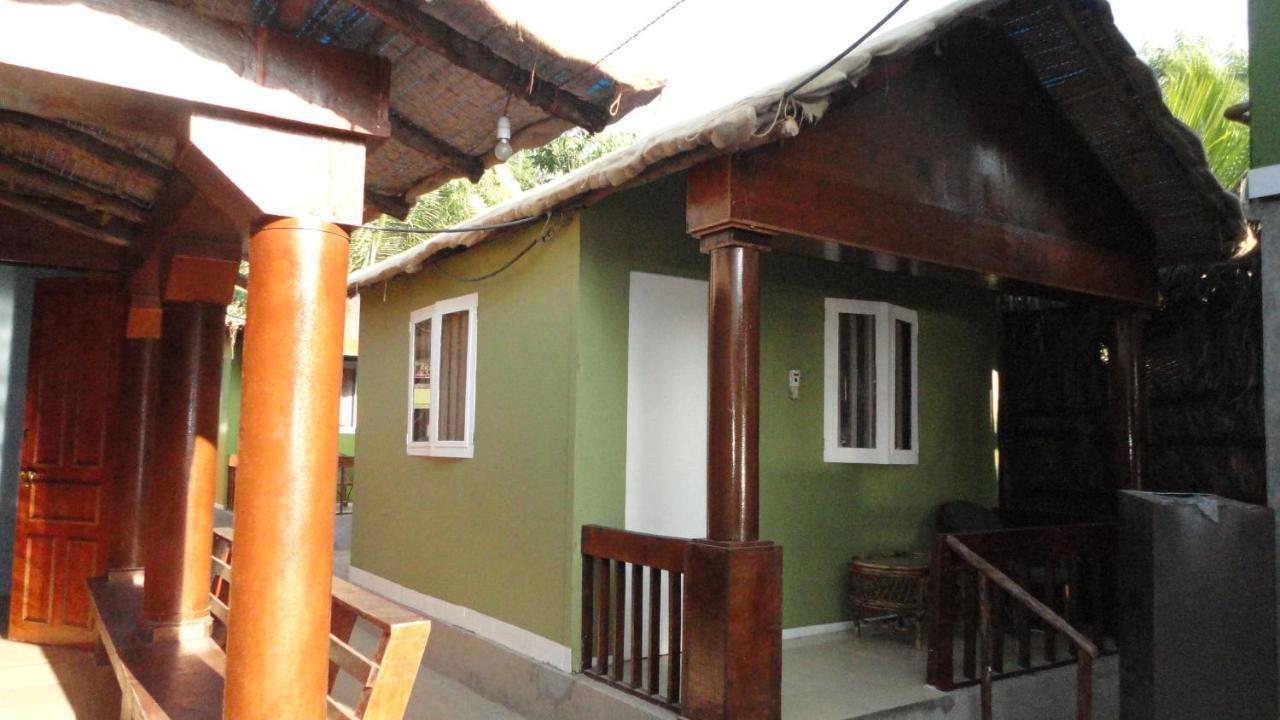 Casa Fiesta Sea Front Beach Huts Patnem Beach Exterior photo