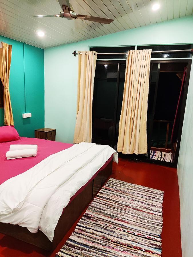 Casa Fiesta Sea Front Beach Huts Patnem Beach Exterior photo